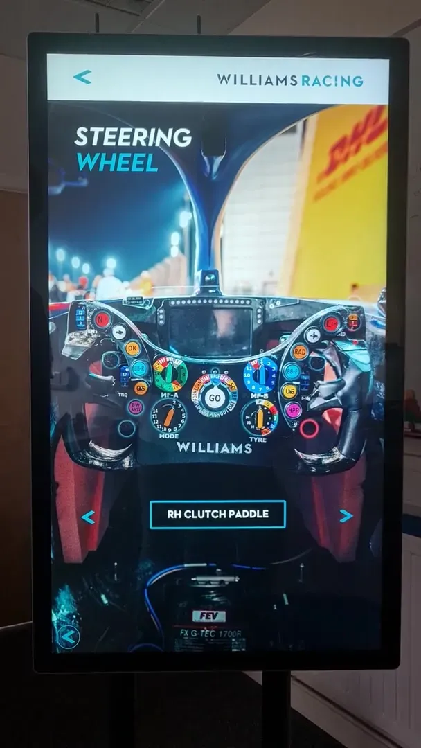 Interactive steering wheel page, with a label for the selected button